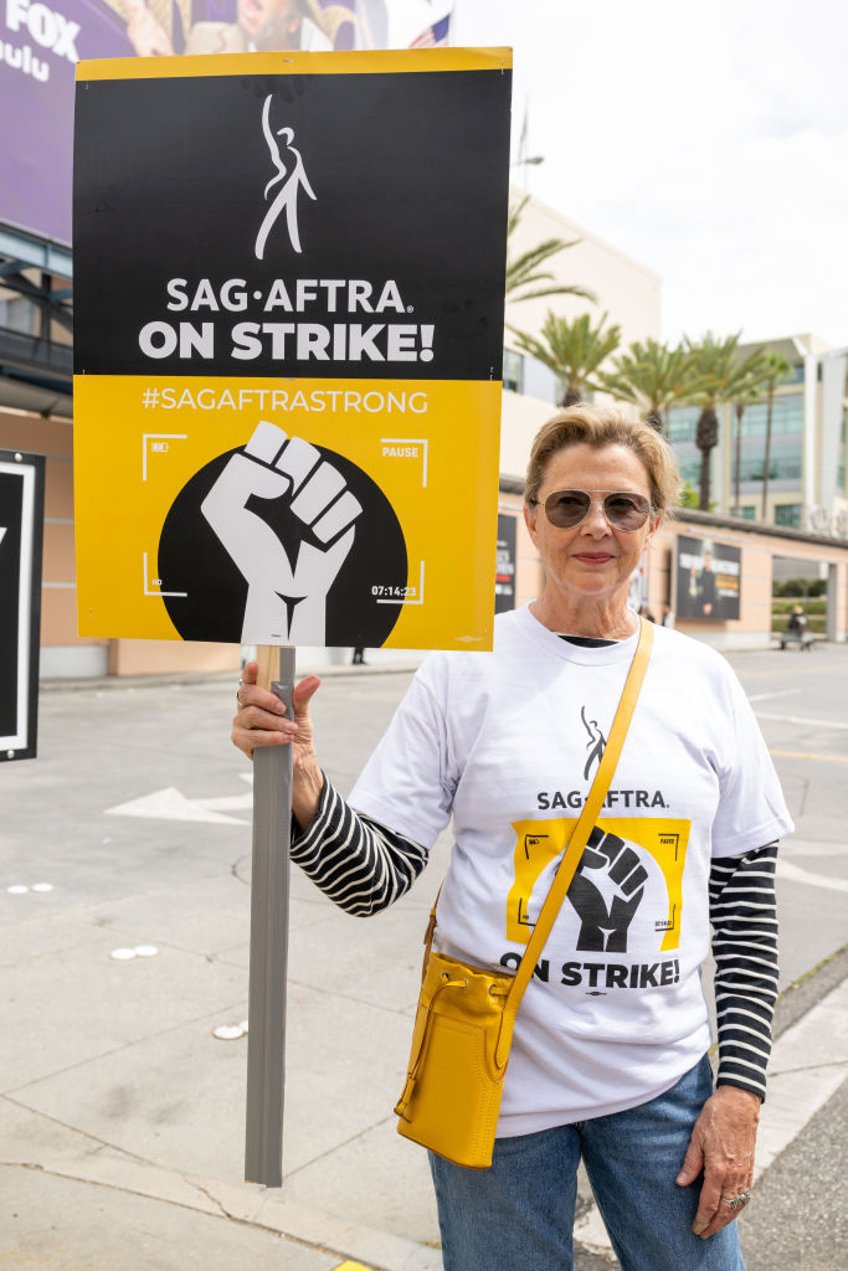 annette bening calls gavin newsom reprehensible for vetoing strike unemployment bill