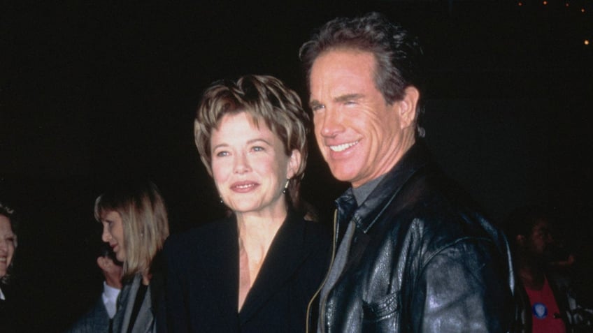 annette bening turned down catwoman role because she was pregnant with warren beattys child