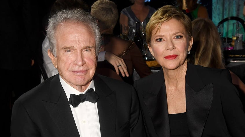 annette bening turned down catwoman role because she was pregnant with warren beattys child