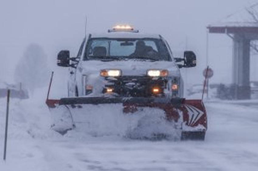 Another blast of dangerous winter weather punishes the U.S.