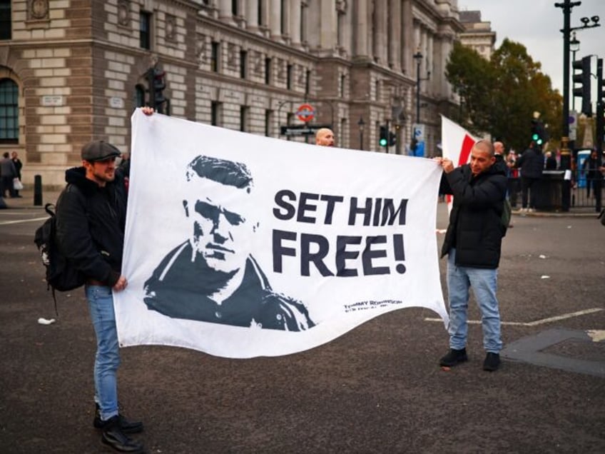 Supporters of Britain's notorious anti-Muslim agitator, Stephen Yaxley-Lennon, also known