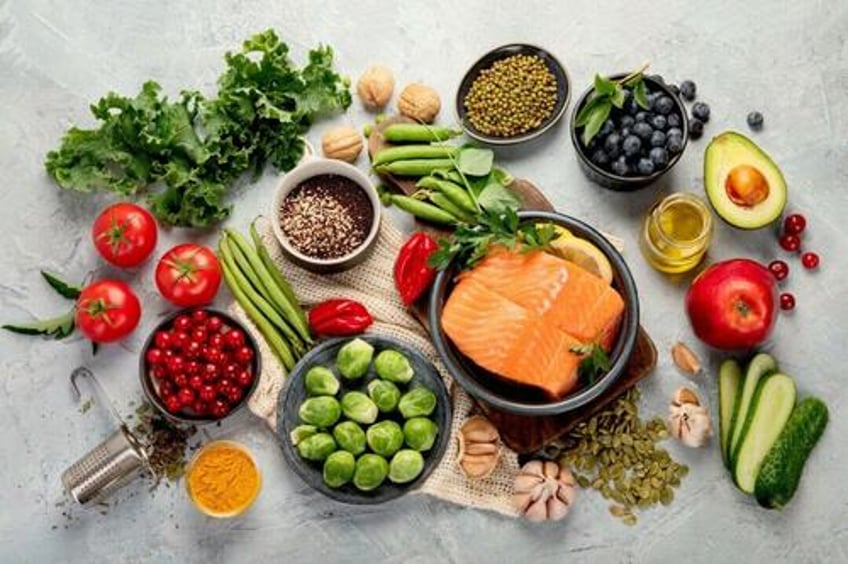 anti inflammatory diet may reduce dementia risk by up to a third study