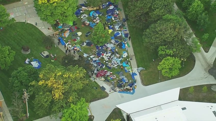 encampment getting dismantled