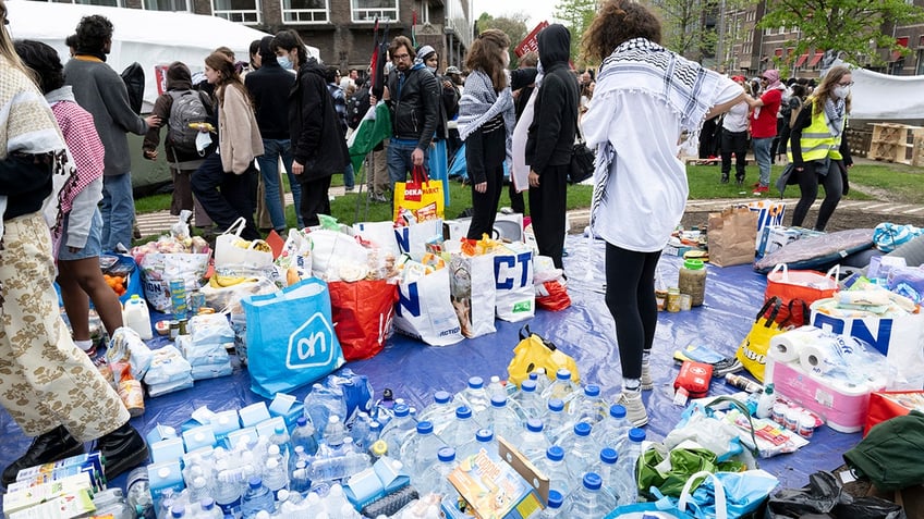 containers of food