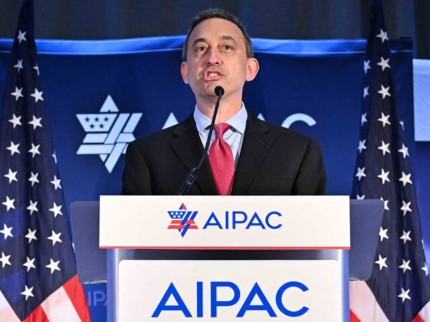 anti israel rioters attack home of aipac president in los angeles on thanksgiving