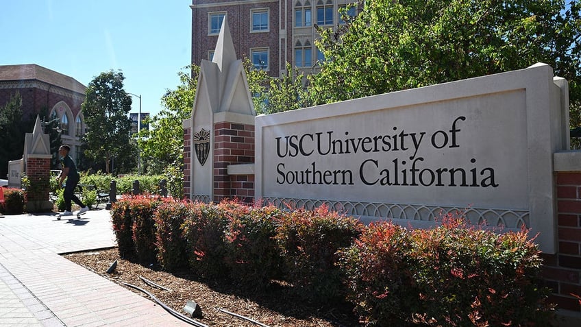 USC sign