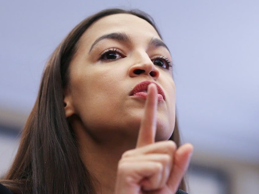 aoc called fiance spouse in ethics committee forms despite not being married