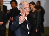 Apple CEO Tim Cook Attends China Summit amid Supply Chain Woes