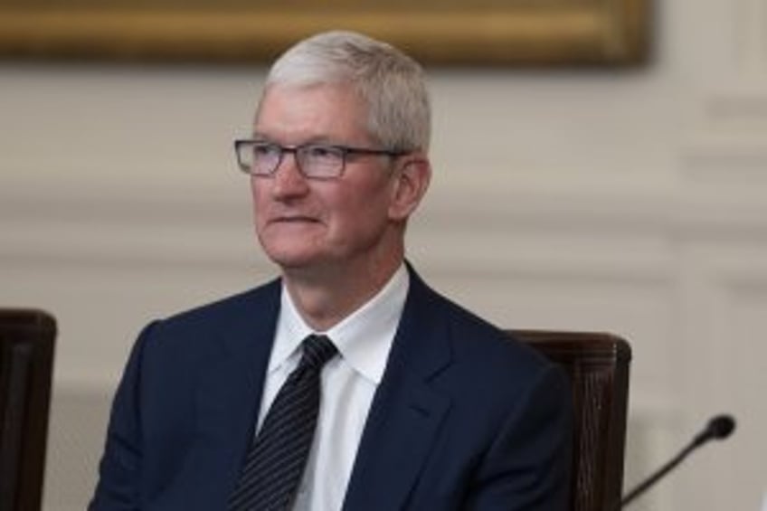 Apple settles federal class-action suit over CEO's comments for $490 million