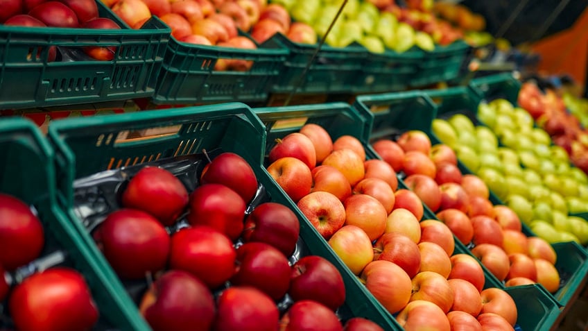 assortment of apples