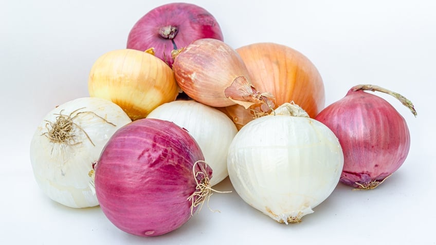 Onions come in a variety of colors.