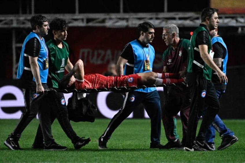 argentine footballers knee fully dislocated in libertadores injury