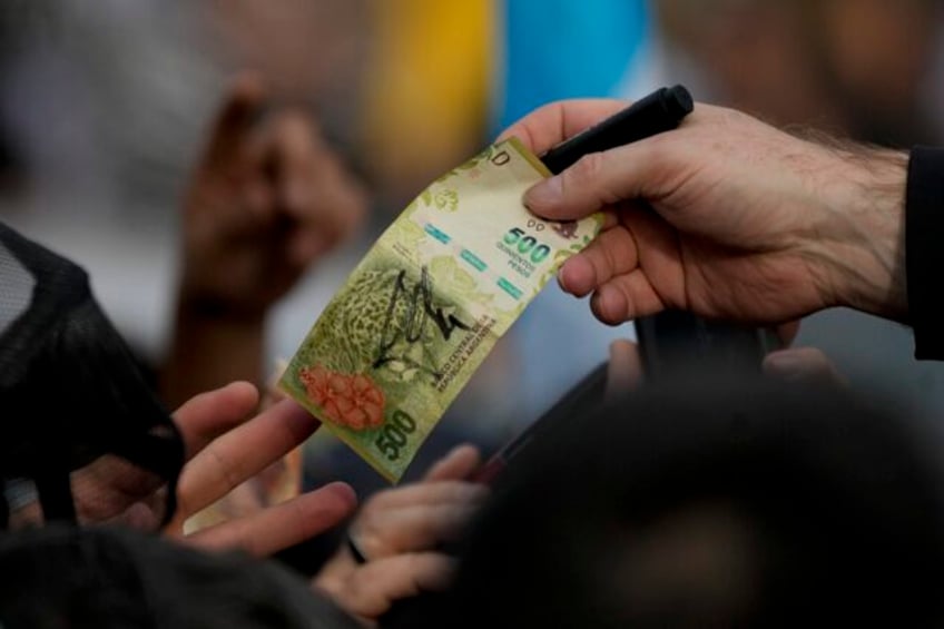 argentine inflation keeps soaring putting the government on the defensive as elections near