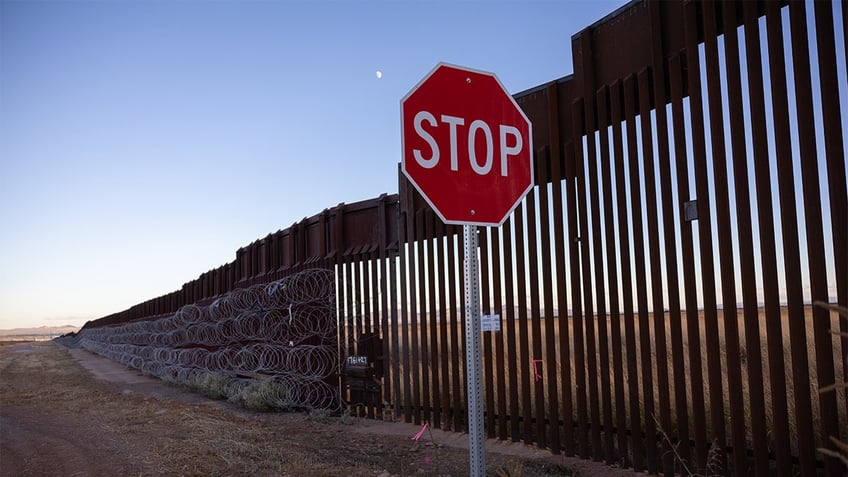 arizona border county blindsided as biden admin orders street release of illegal migrants