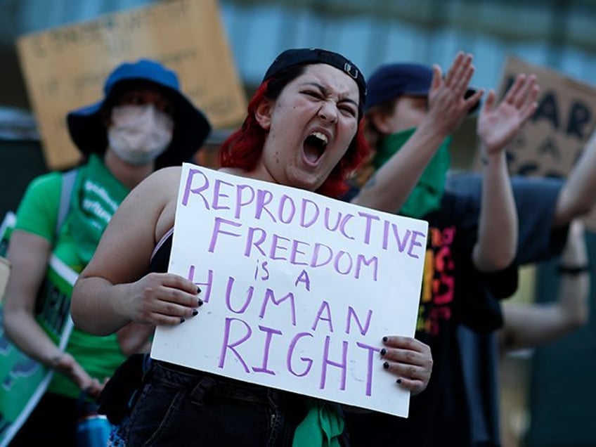 Pro-abortion activists protest in Los Angeles, CA, on June 27, 2022. (Robert Gauthier/Los