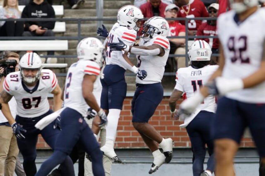 arizona rebounds from narrow losses with 44 6 victory over no 19 washington state