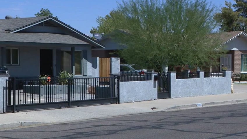 arizona teen bravely shoots home intruder during phoenix break in police