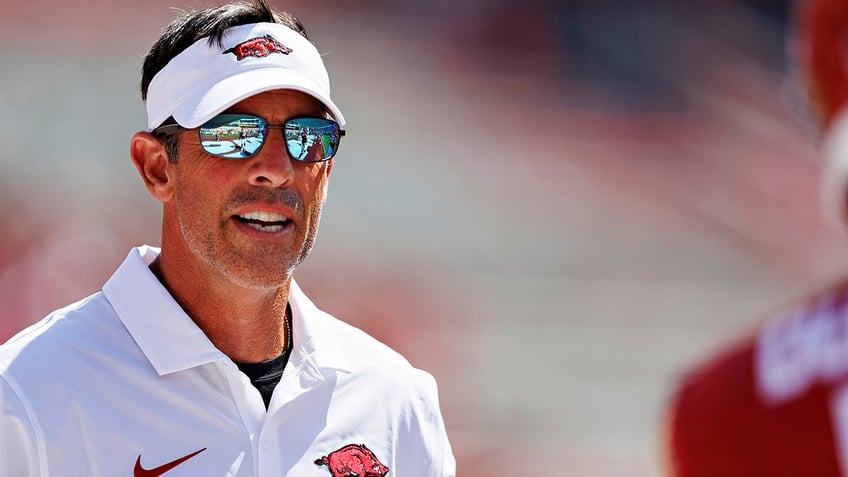 arkansas coach emailed students who criticized him following loss report