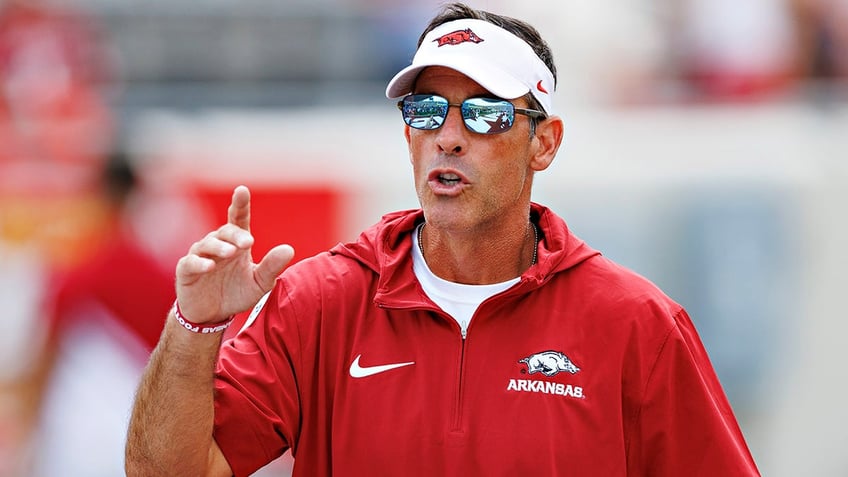 arkansas coach emailed students who criticized him following loss report