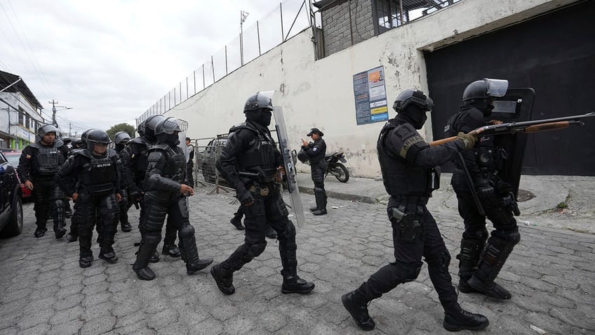 Ecuador police