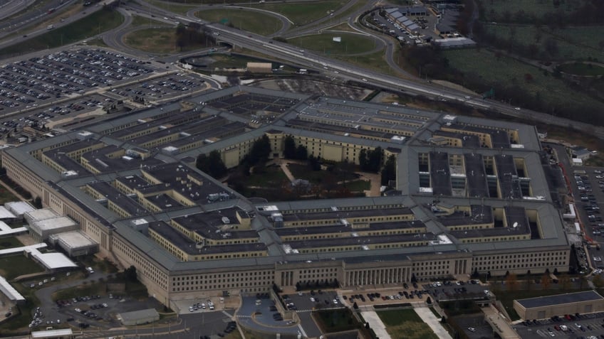 army vet admits trying to sell secrets to russia while working for nsa