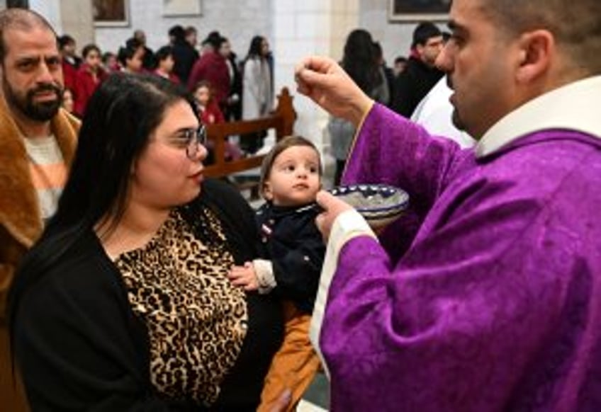 Around the world, faithful celebrate Ash Wednesday, start of Lenten season