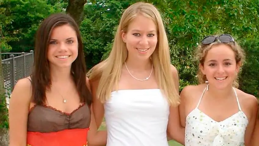 aruba considers new charges in natalee holloway murder after suspects surprise confession in us plea deal