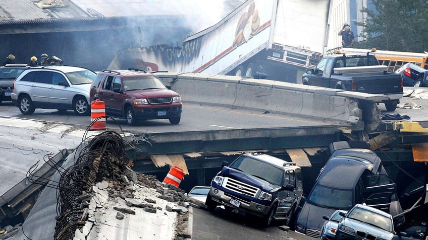 Minnesota bridge collapse, 2007