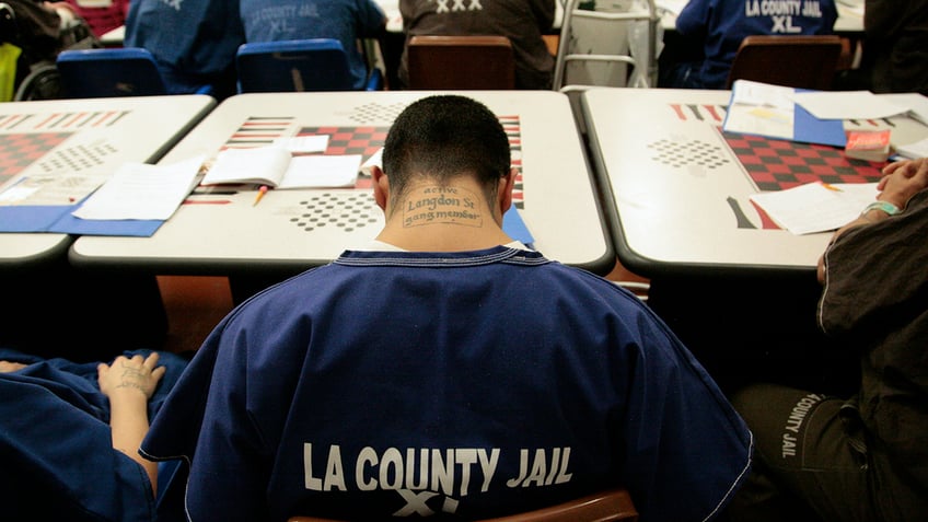 as los angeles county zero bail rules go into effect prosecutor calls it invitation to commit more crimes