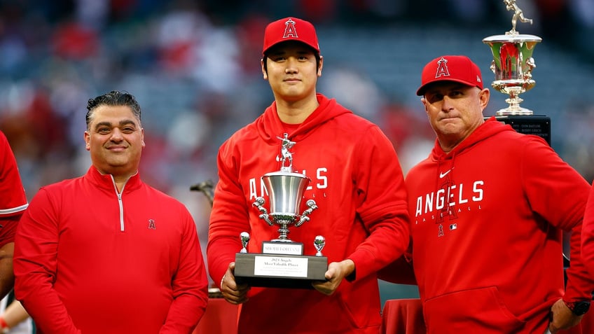 as shohei ohtani recovers from elbow surgery doctor offers glimpse into injury