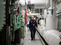 As world heats up, UN cools itself the cool way: with water
