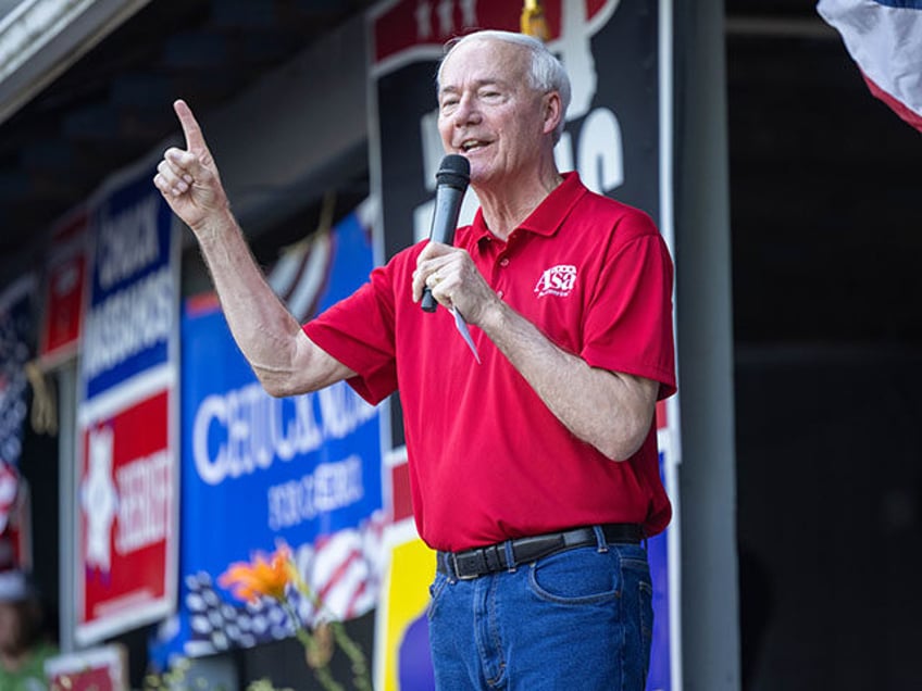 2024 Republican presidential candidate and former Arkansas Gov. Asa Hutchinson speaks to the crowd during a Labor Day Picnic on September 4, 2023 in Salem, New Hampshire. (Photo by Scott Eisen/Getty Images)