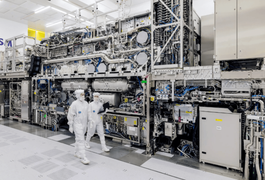 asml shares plunge as uncertainty casts shadow over 2026 outlook