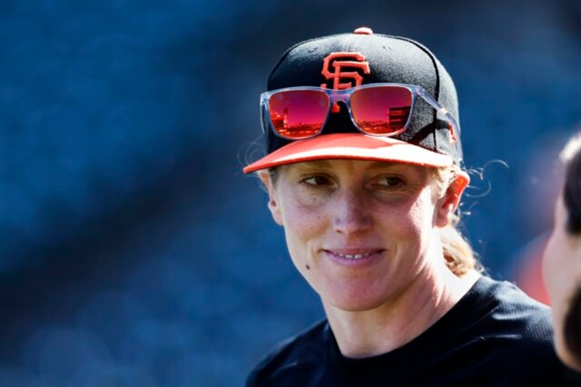 assistant coach alyssa nakken interviews for giants manager position