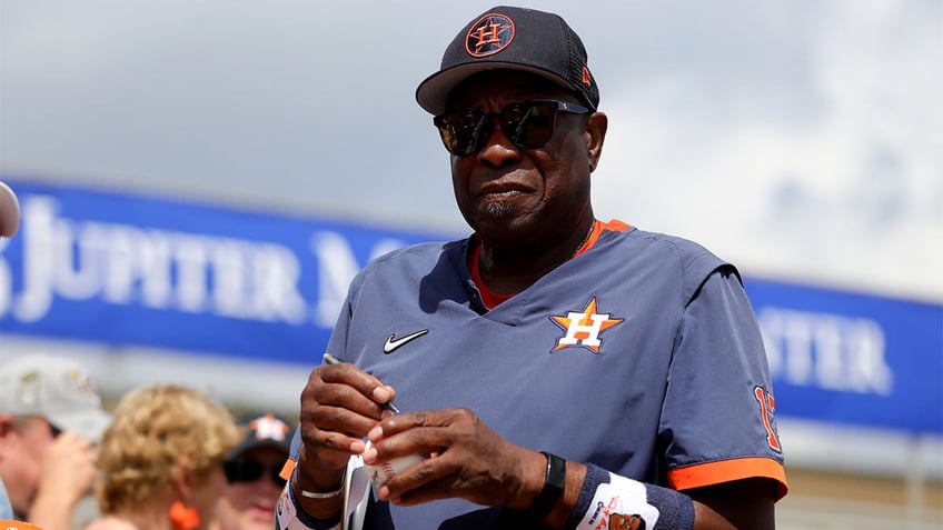 astros dusty baker plans to retire following alcs loss report