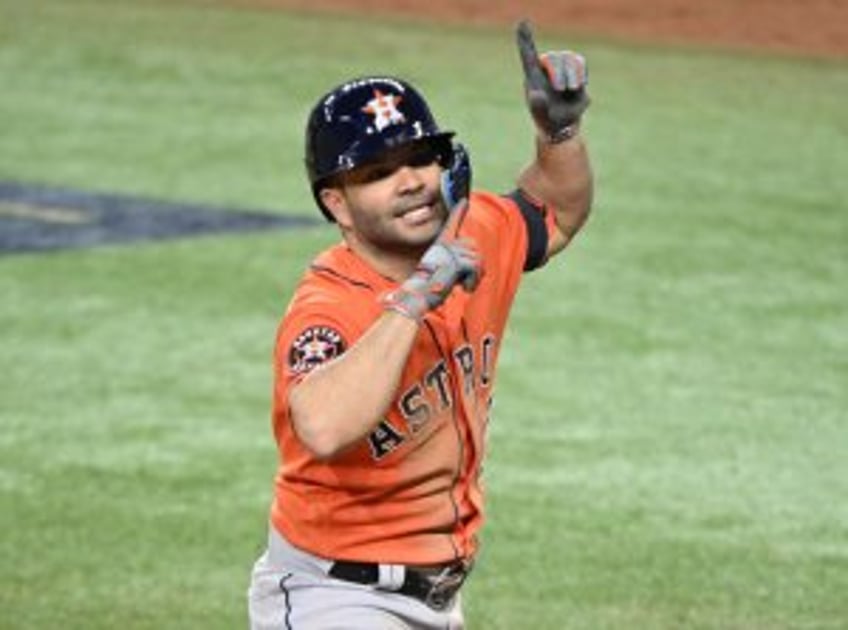 Astros' Jose Altuve ejected for removing shoe, sock