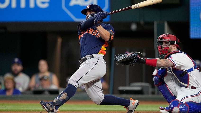 astros jose altuve hits 3 homers in 3 innings vs rangers