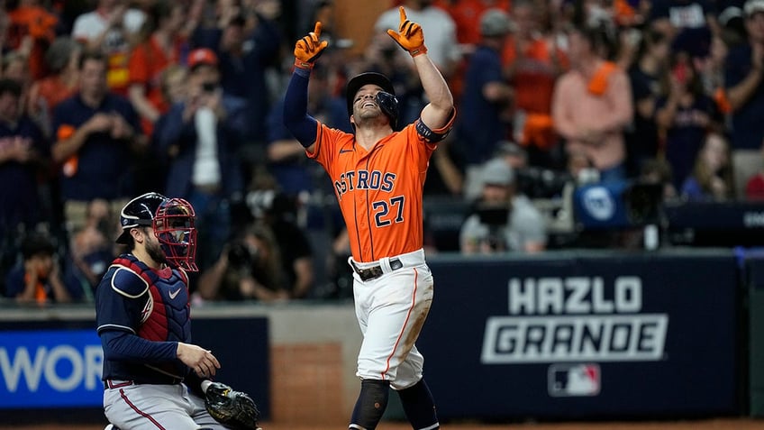 astros sign jose altuve to 125 million extension