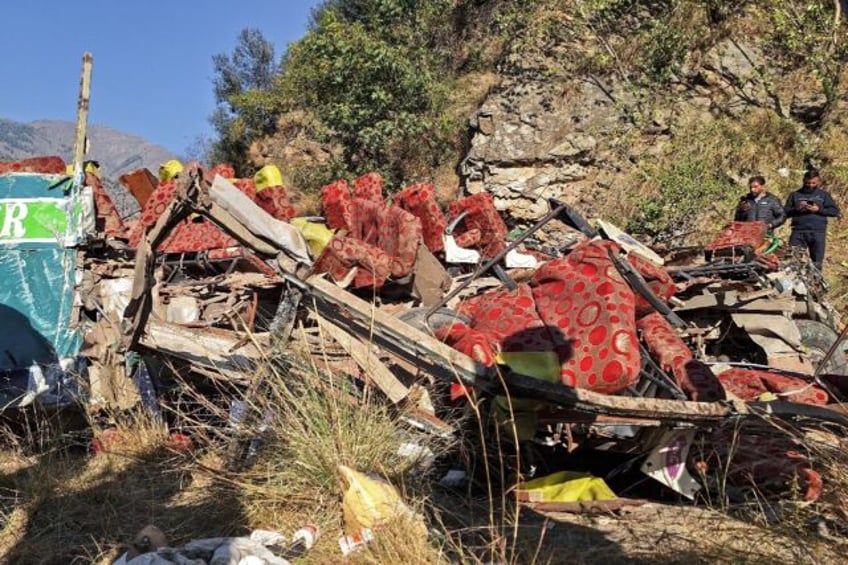 at least 37 people killed in indian kashmir bus crash