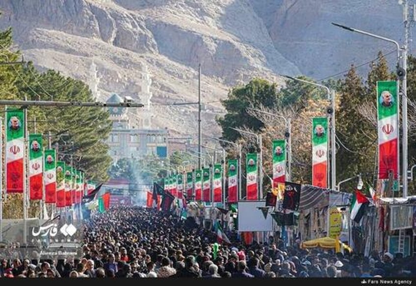 at least 50 killed after twin blasts rip through memorial for irgcs soleimani in southern iran