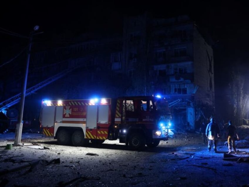 at least seven dead 67 injured as missile strikes ukrainian apartment block