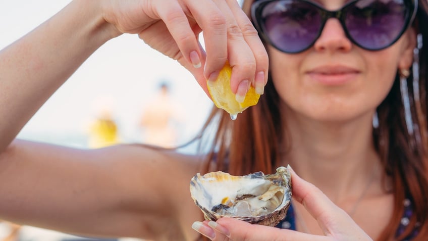 atlanta woman slurps down 48 oysters in viral tiktok driving her date to ditch the tab