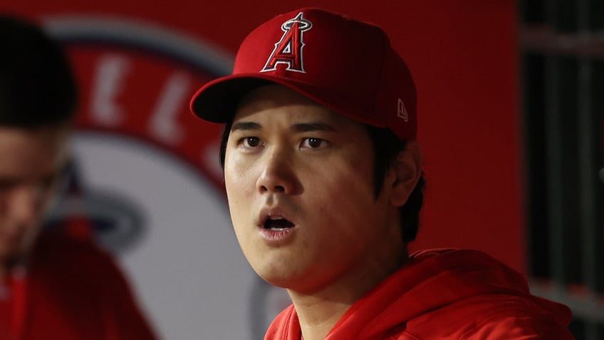 atomic bomb remark for shohei ohtanis secret free agency meetings draws heat to radio legend