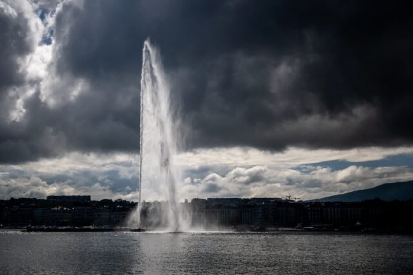 attempt to embrace geneva fountain lands man in hospital