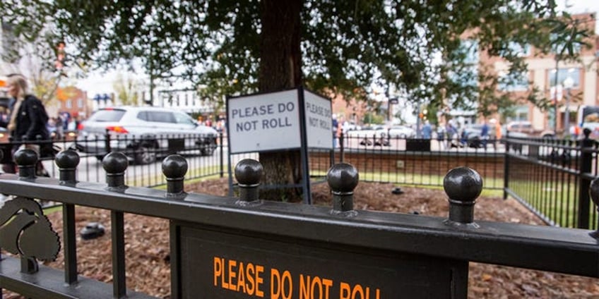 auburn fans can roll oaks at toomers corner for first time since 2017 school says