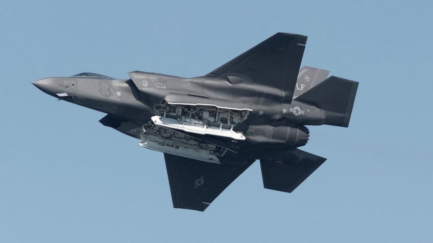 audio of 911 call released in south carolina f 35 crash weve got a pilot in the house