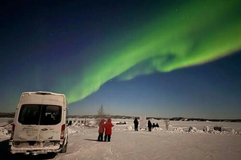 aurora hunter photographs dragon aurora in nwt where northern lights are always on