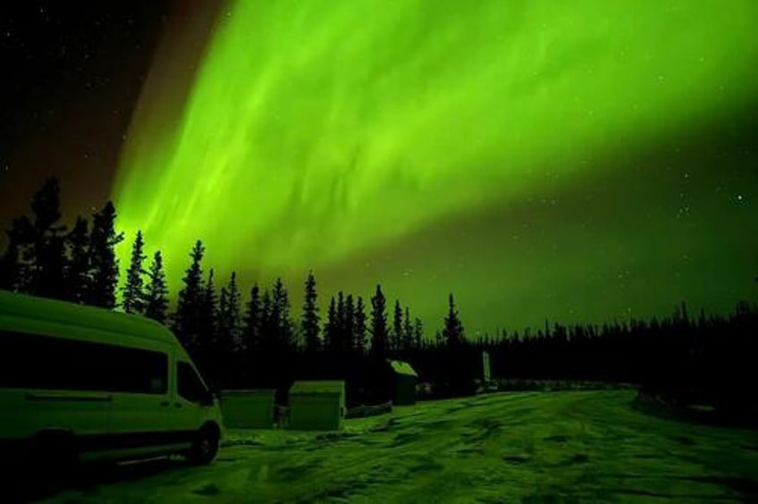 aurora hunter photographs dragon aurora in nwt where northern lights are always on