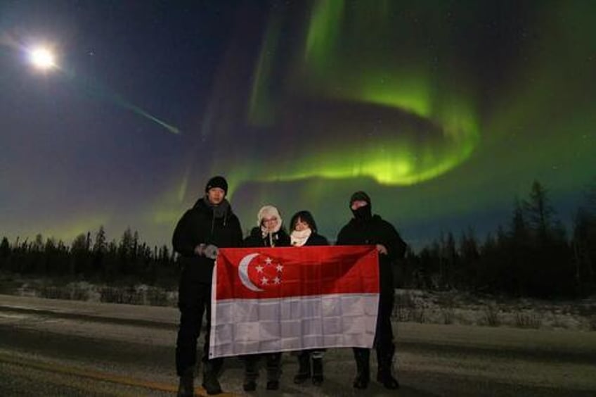 aurora hunter photographs dragon aurora in nwt where northern lights are always on