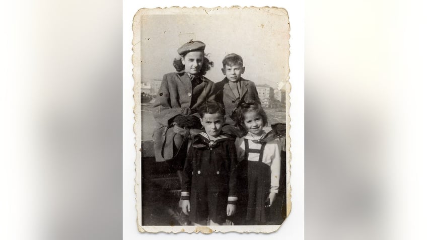 Niusia Horowitz, Roman Polanski, Ryszard Horowitz, Roma Ligocka in Kraków, 1946. Photo courtesy Ryszard Horowitz.